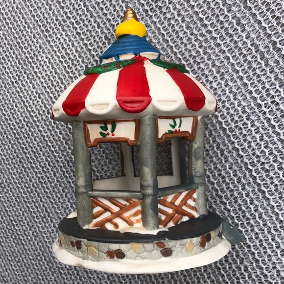 🐬 CLEARANCE ITEM: Porcelain Paintable Christmas Holiday Gazebo 5” - Picture 7 of 8